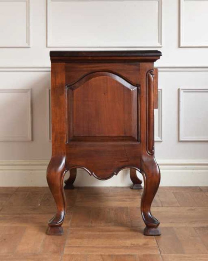 チェストの側面