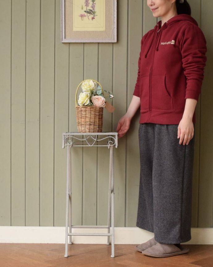 アンティーク風のフラワースタンド