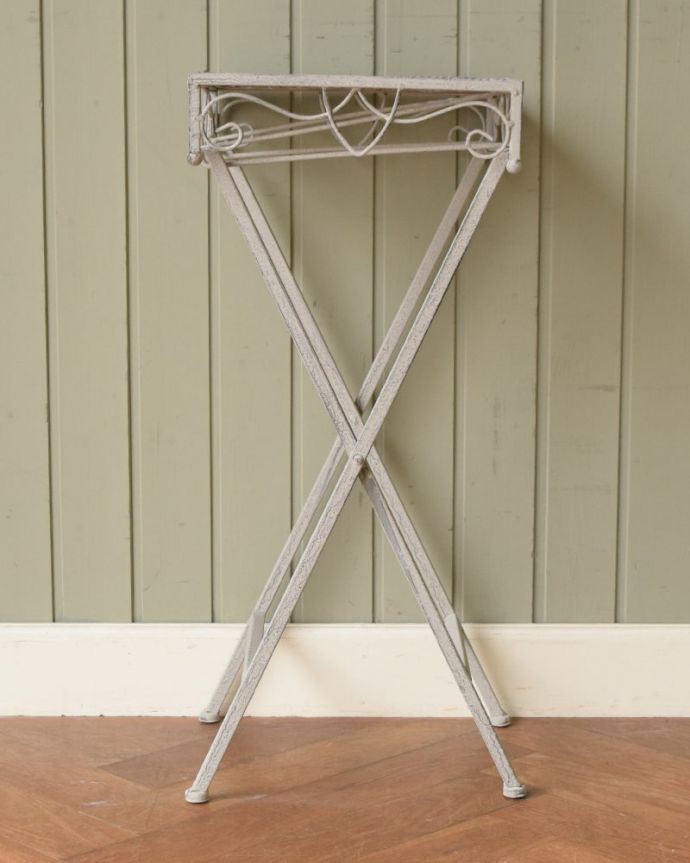 フラワースタンドの側面