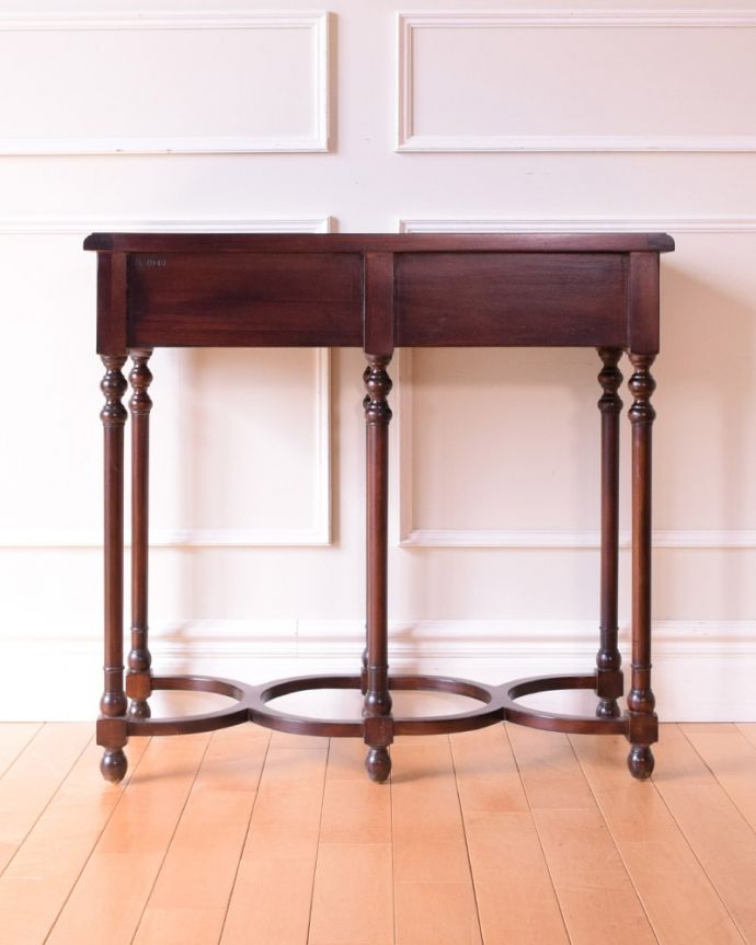 コンソールテーブルの後ろ