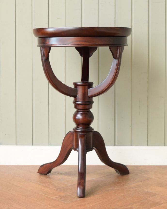 オケージョナルテーブルの側面