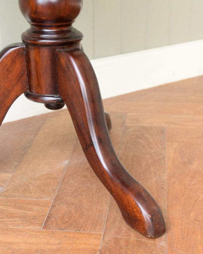 アンティーク風家具の脚