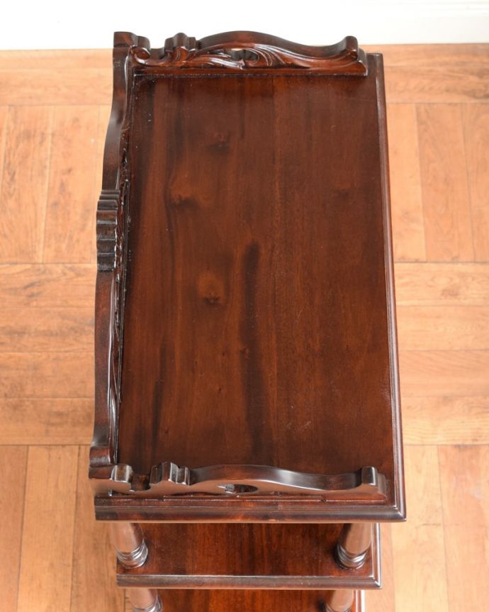 オープンシェルフの天板