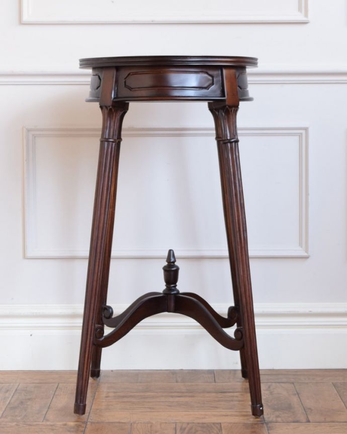 オケージョナルテーブルの側面