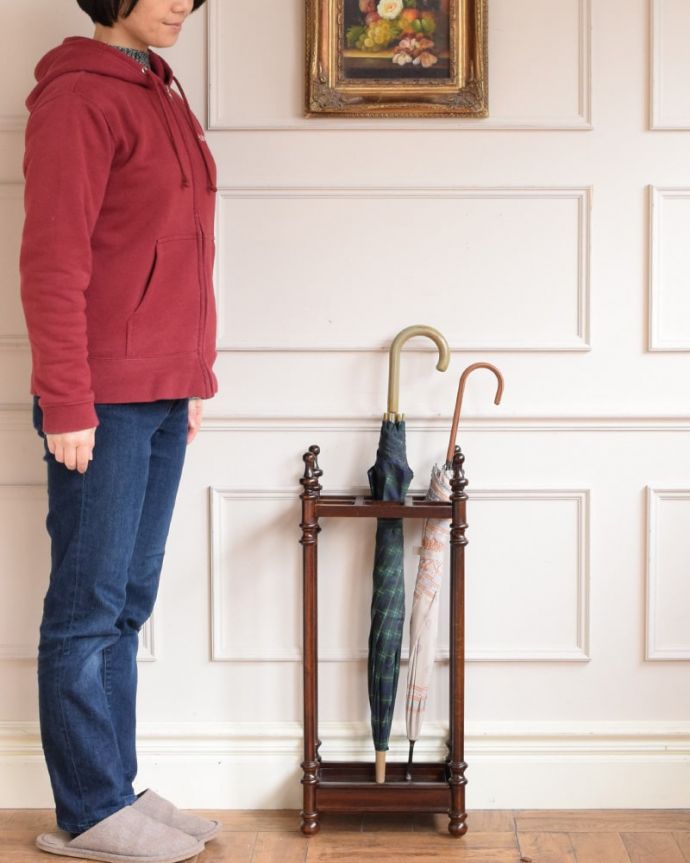 アンティーク風のおしゃれな傘立て