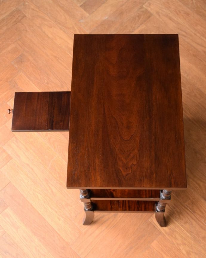 オープンシェルフの天板