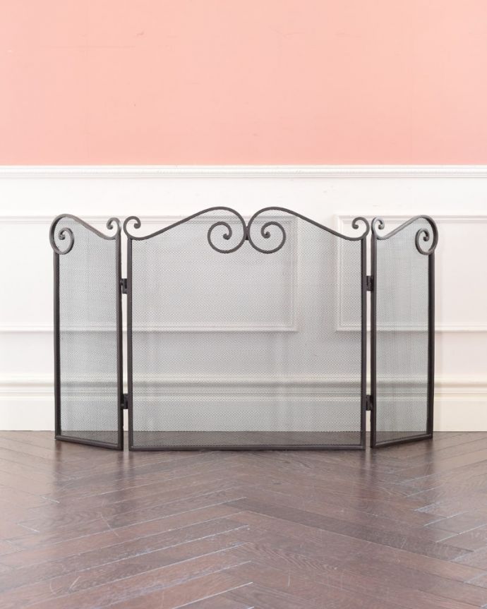 アンティーク風　ファイヤースクリーン　ワイヤー　後ろ姿にも自信があります。(y-389-f)