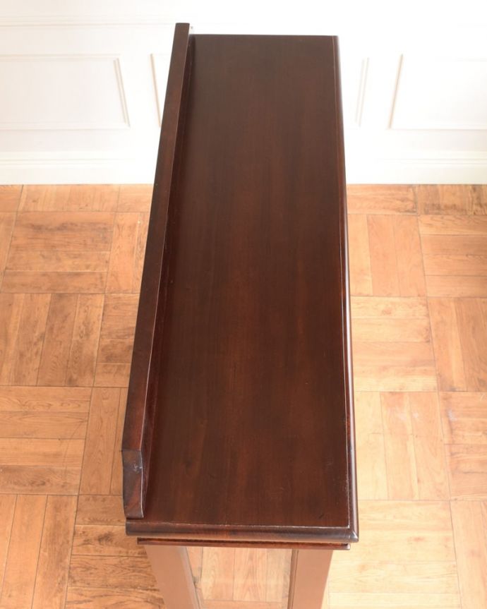 キャビネットの天板