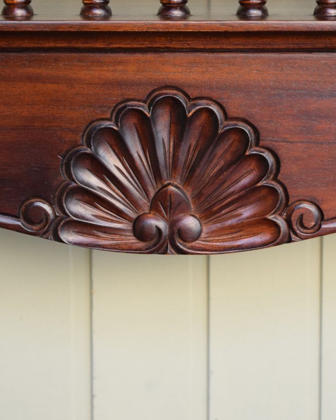 アンティーク風のおしゃれなウォールシェルフ、飾り棚(y-392-f