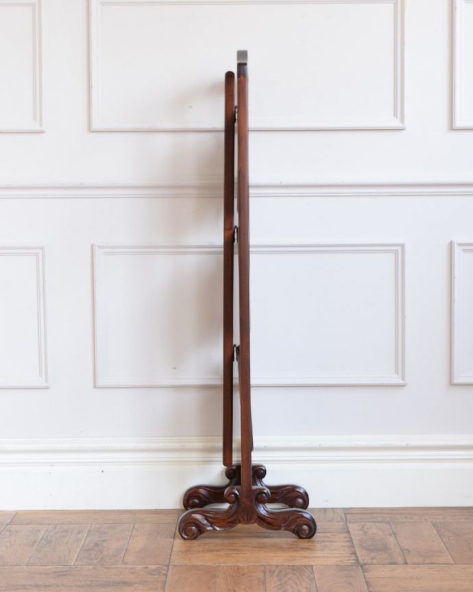 Handleオリジナル アンティーク風 英国アンティーク風の家具、本格アフタヌーンティーが気軽に楽しめるケーキスタンド。こんなにコンパクト畳むとこんなにコンパクトなサイズになるので、狭い場所にも片付けられます。(y-397-f)