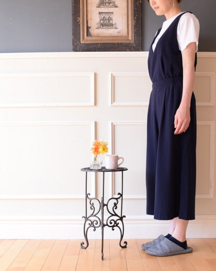 アンティーク風のフラワースタンド