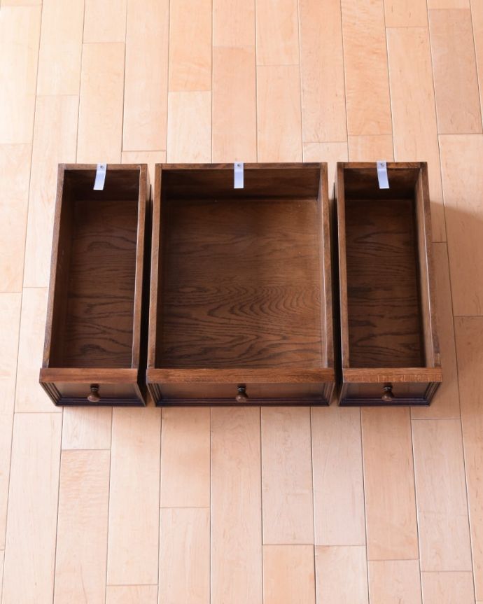 テレビボードの引き出し