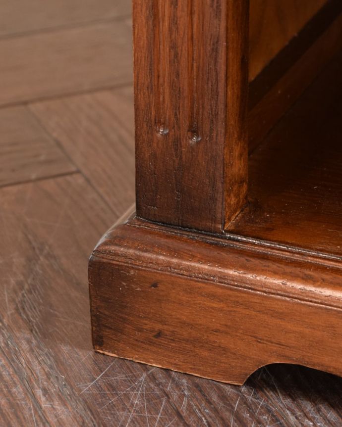 アンティーク風 スリッパラック・W30 女性1人でラクラク運べちゃうんですHandleの家具は、脚の裏にフェルトキーパーをお付けしています。(y-412-f)