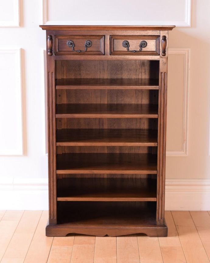 アンティーク風　スリッパラック・W60　扉の中を開けみると･･･扉を開けると、こんな感じになっています。(y-413-f)