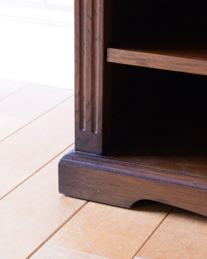 アンティーク風　スリッパラック・W60　女性１人でラクラク運べちゃうんですHandleの家具は、脚の裏にフェルトキーパーをお付けしています。(y-413-f)