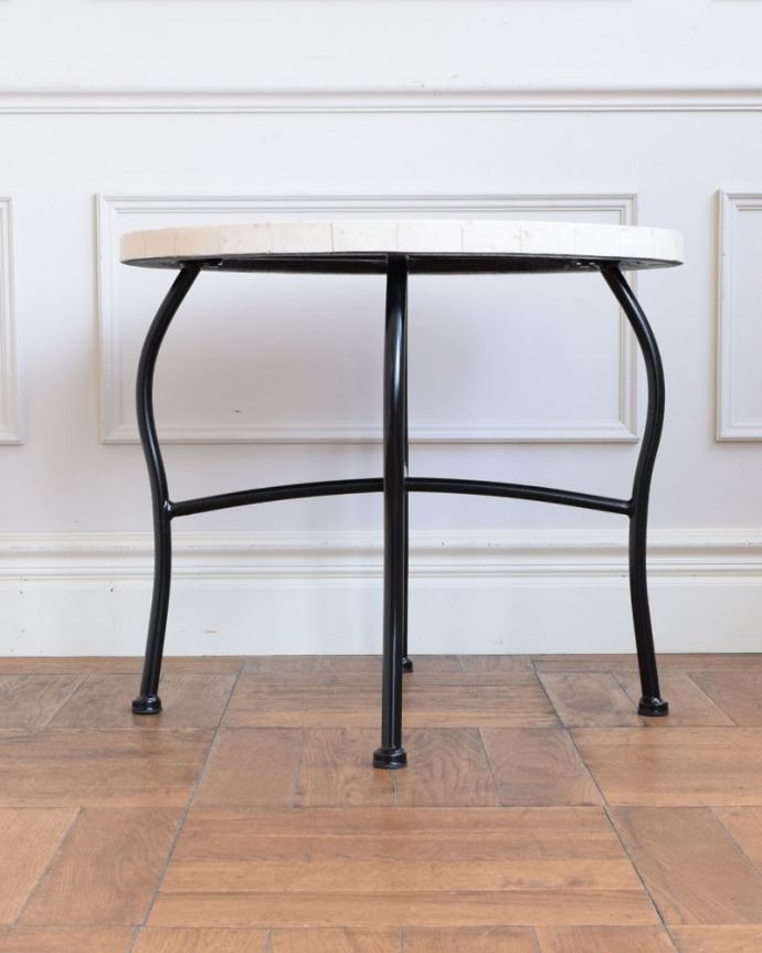 アンティーク風の家具 アンティーク風 ラウンドテーブル クルッと回転。(y-424-f)