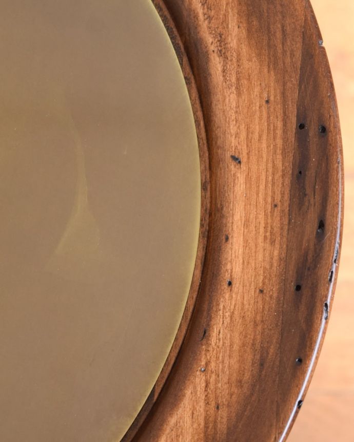 アンティーク風の家具　アンティーク風　アンティーク調のワゴン　近づいてみると…アンティーク仕上げの木部。(y-426-f)
