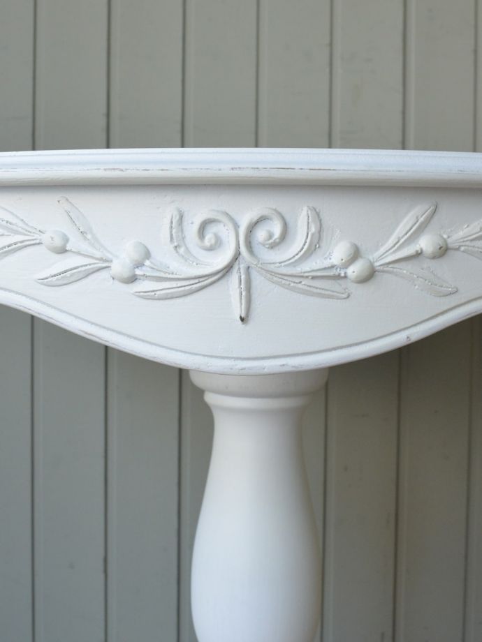 アンティーク風の家具　アンティーク風　フランスアンティーク調の可愛い家具、シャビーシックなティーテーブル　装飾(y-429-f)