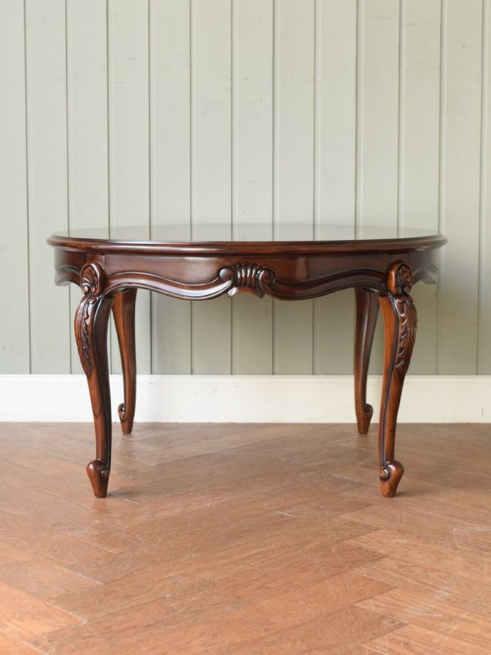 センターテーブルの横面