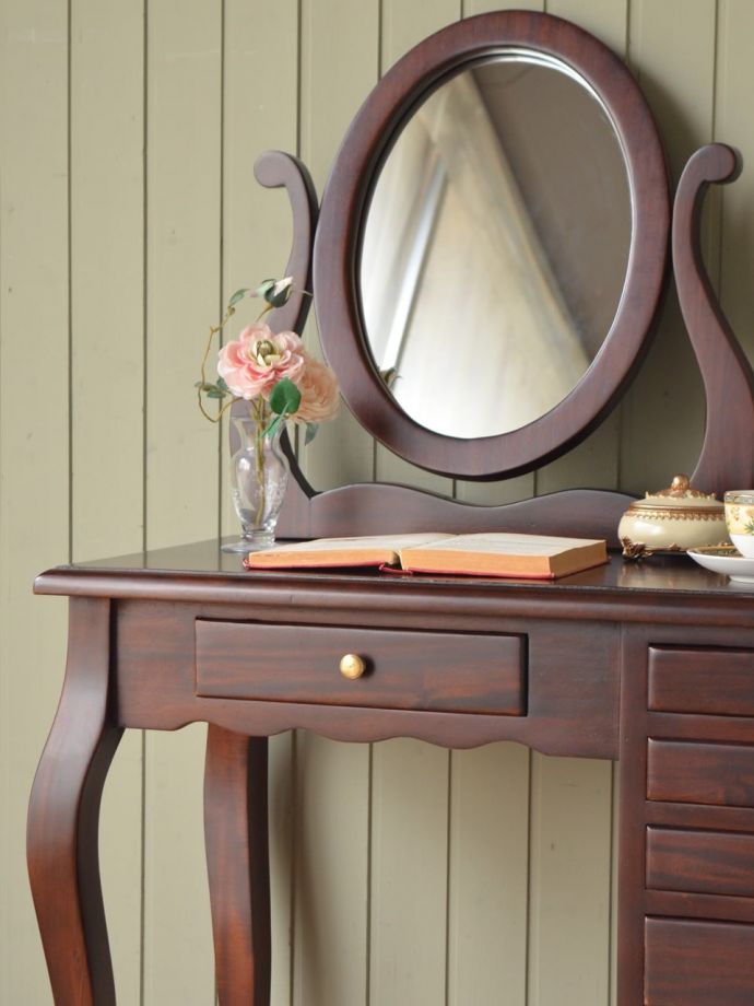 アンティーク家具風のおしゃれなデザイン