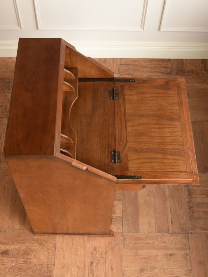 ビューローのデスク