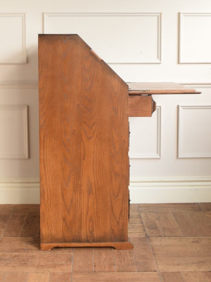 アンティーク調ビューローの側面