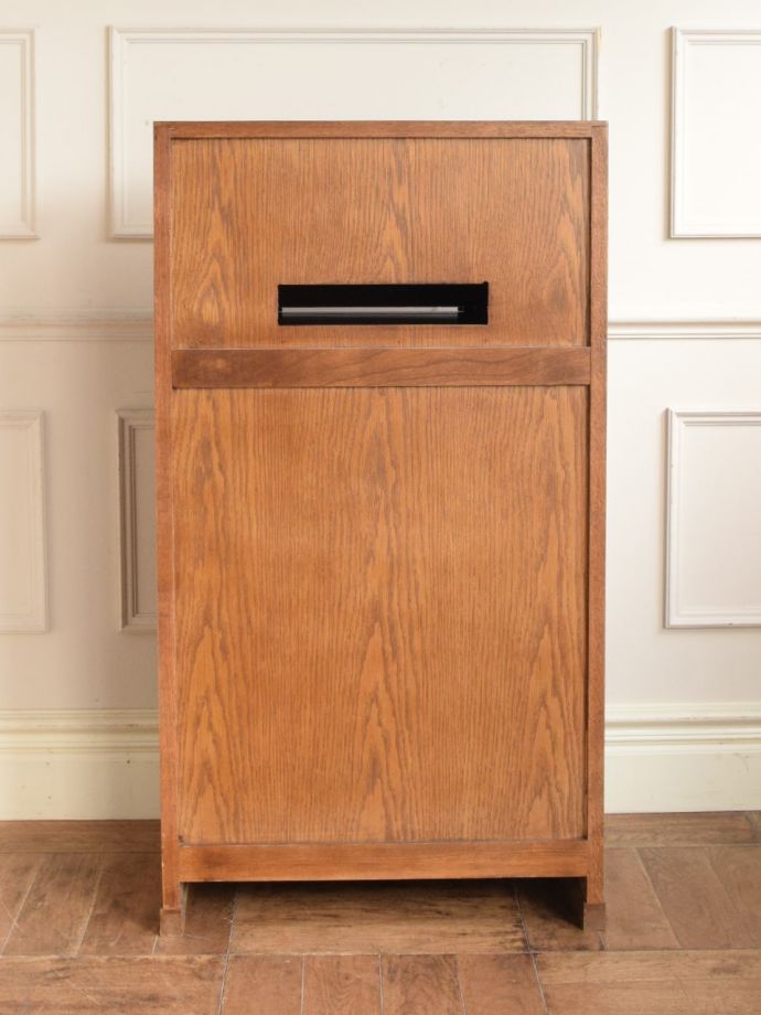 アンティーク風ビューローの後ろ姿