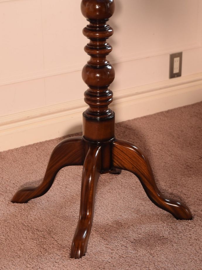 アンティーク調家具の脚