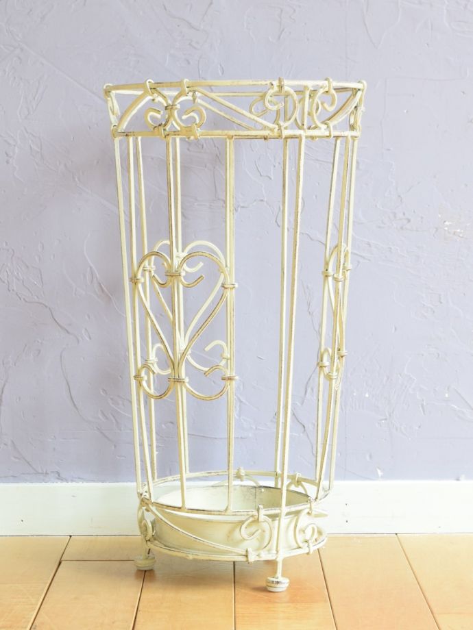 アンティーク風のおしゃれな傘立て、曲線デザインが可愛いアンブレラ