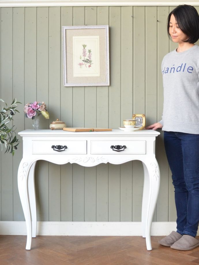 フランスアンティーク風のコンソールテーブル