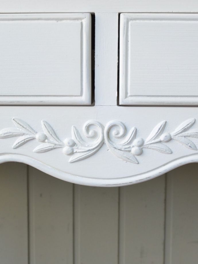 アンティーク風家具の装飾