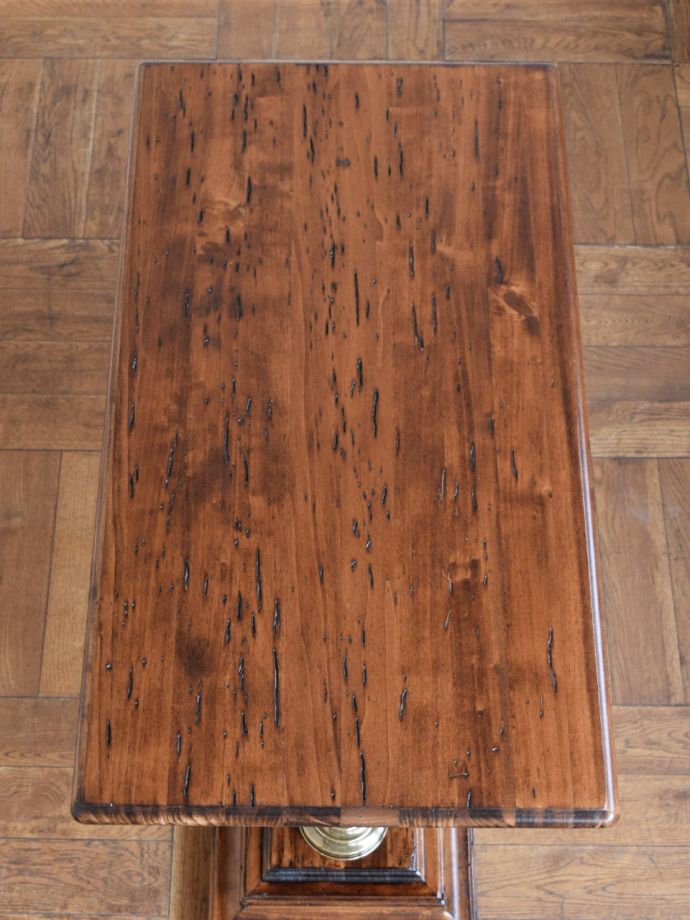 天然木のリビングテーブル