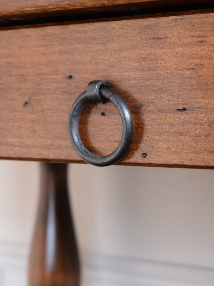 オープンシェルフの取っ手