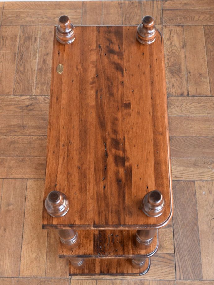 天然木のオープンシェルフ