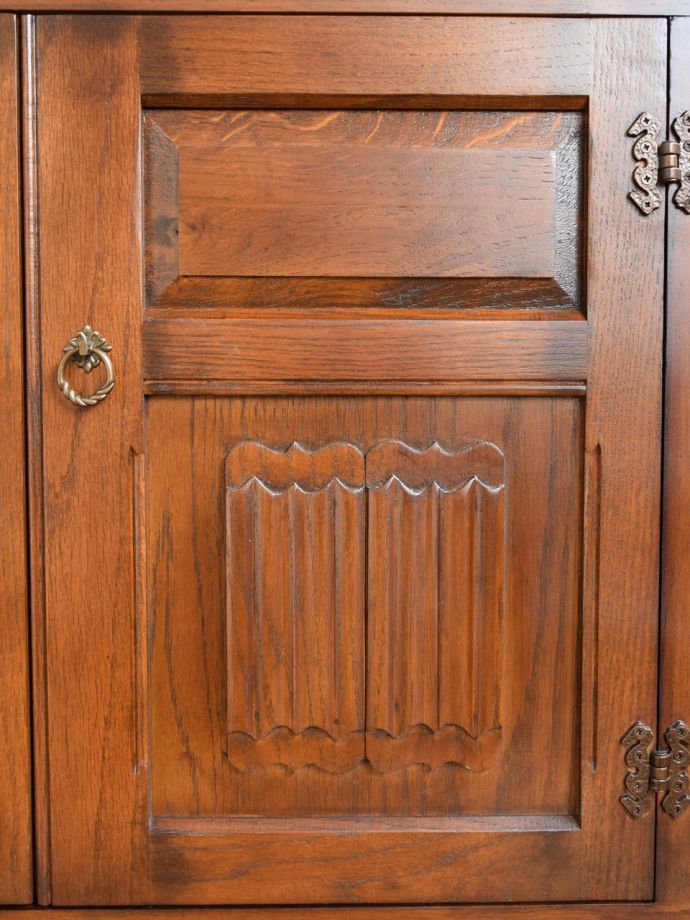 アンティーク調家具の装飾