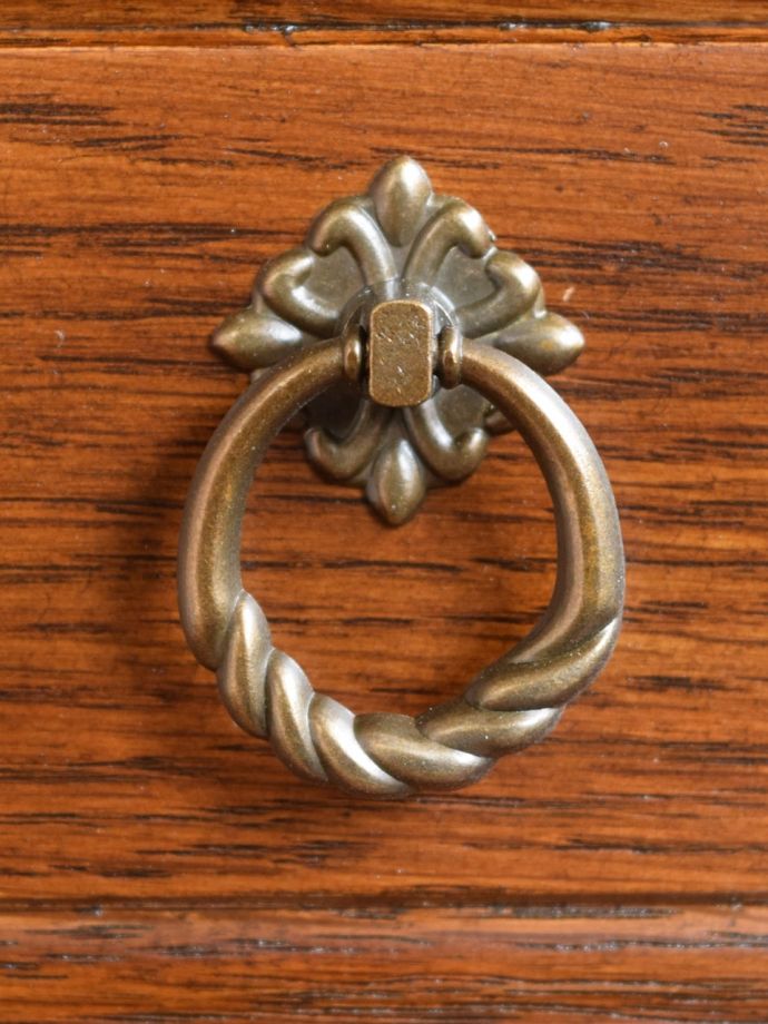 アンティーク調家具の取っ手