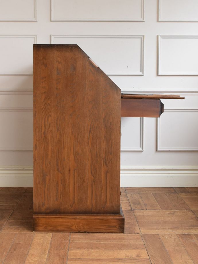 アンティーク調ビューローの側面