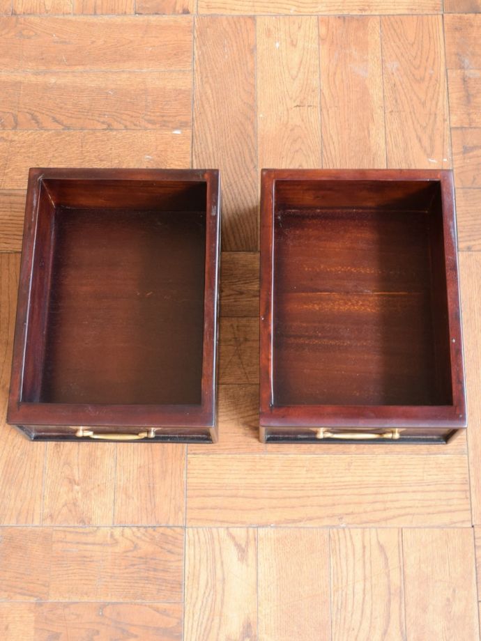 テレビボードの引き出し