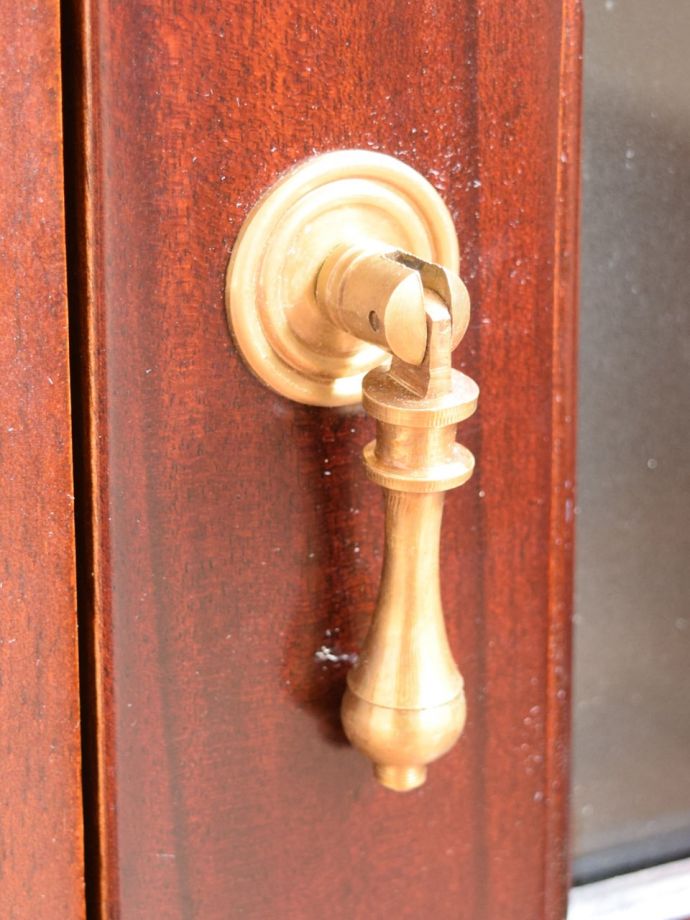 テレビ台の取っ手