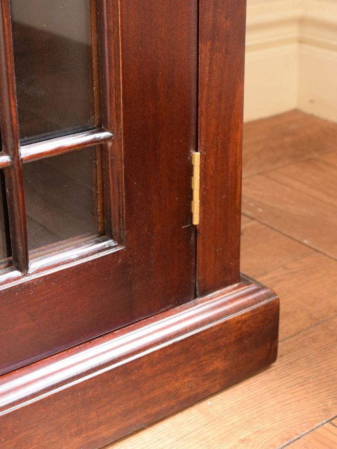 アンティーク風家具の脚