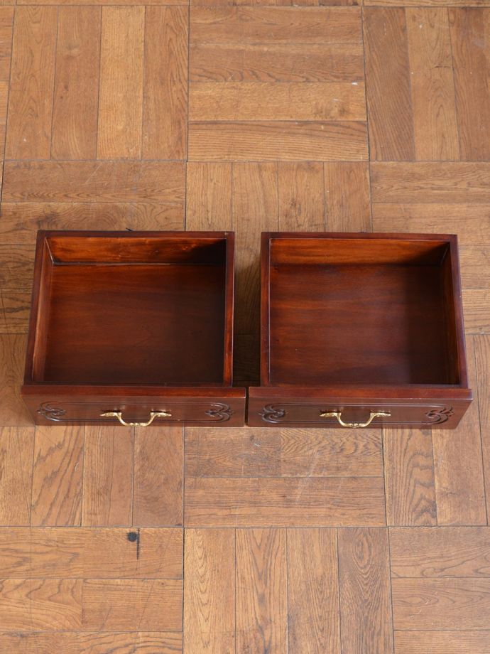 アンティーク風テレビボードの引き出し