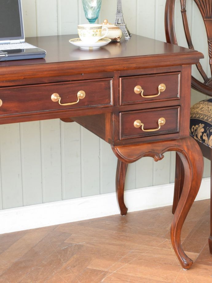 アンティーク家具風のおしゃれなデザイン