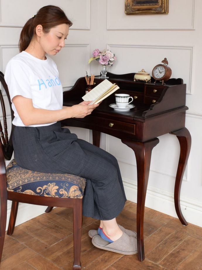 書斎机で楽しむ贅沢な時間