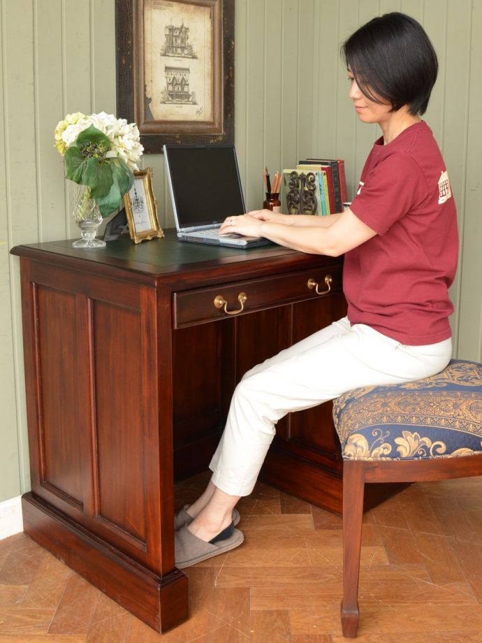 書斎机で楽しむ贅沢な時間