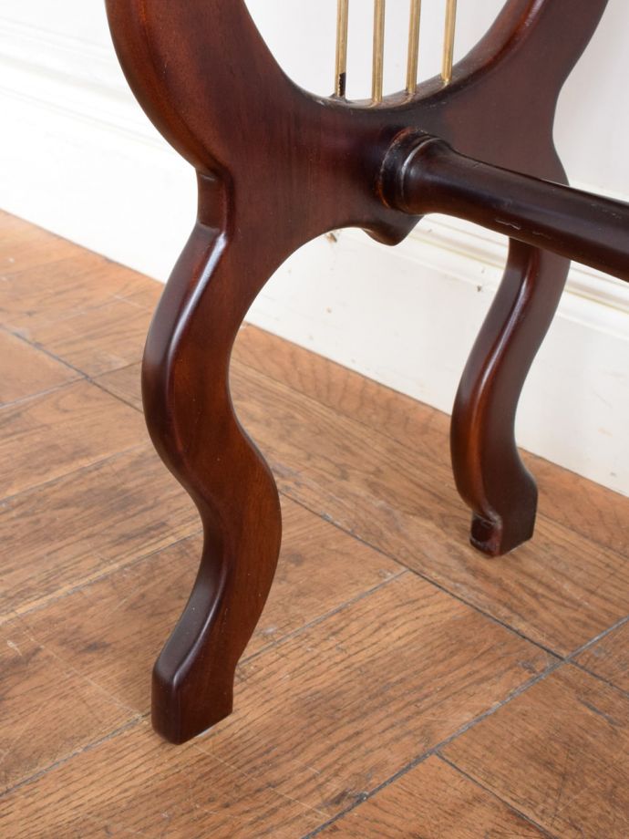 アンティーク風家具の脚