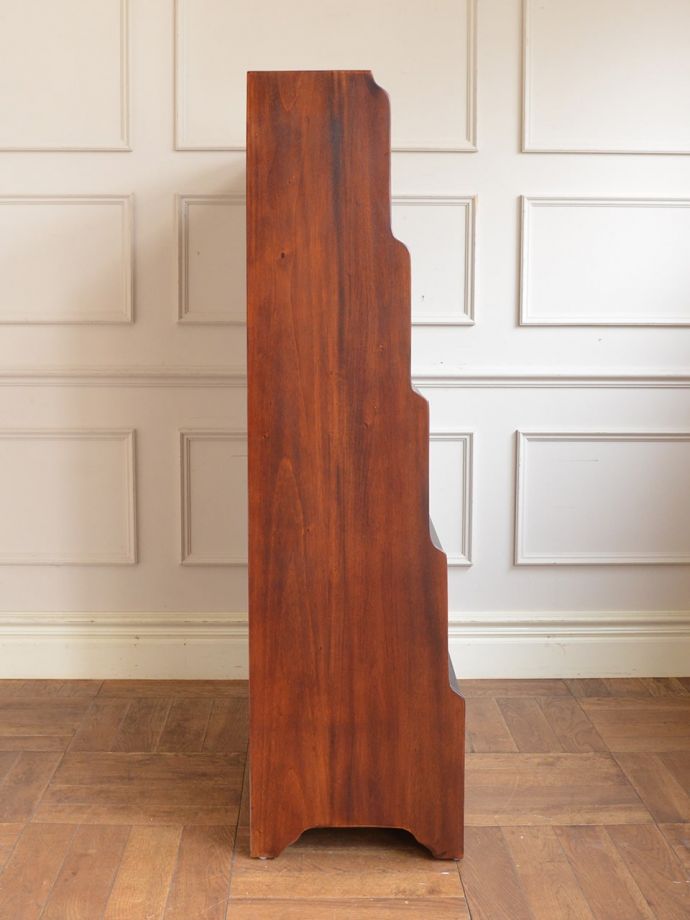 オープンキャビネットの横