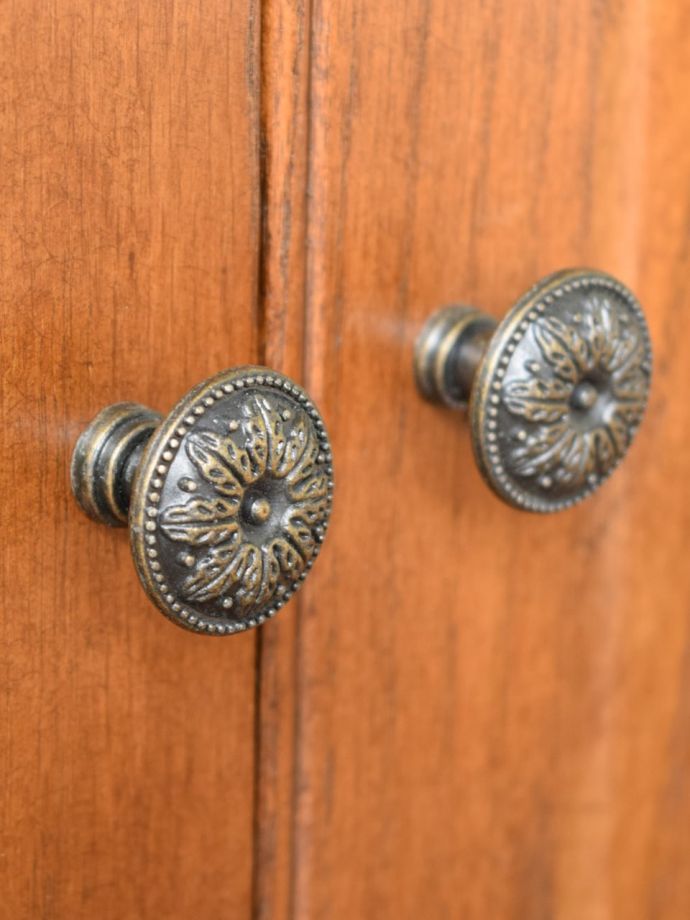アンティーク風家具の取っ手