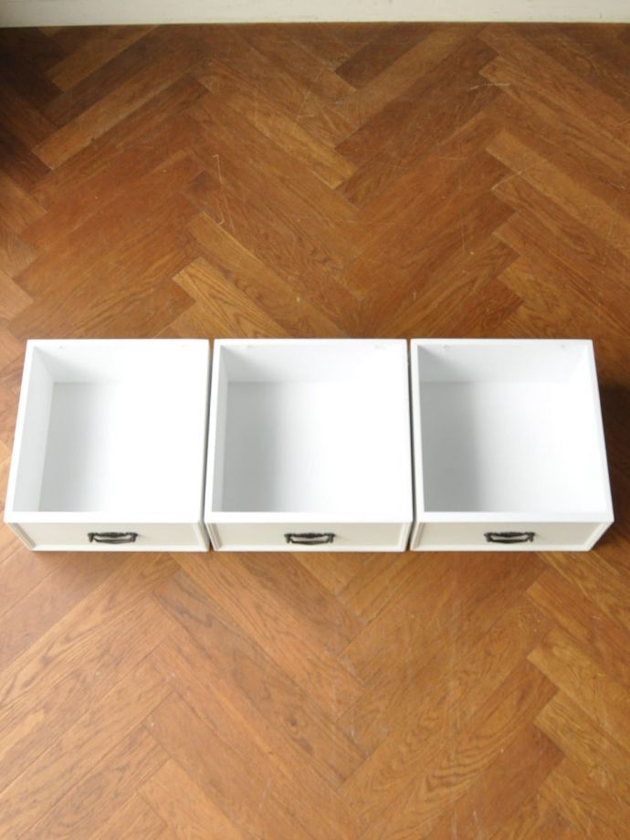 アンティーク風テレビボードの引き出し