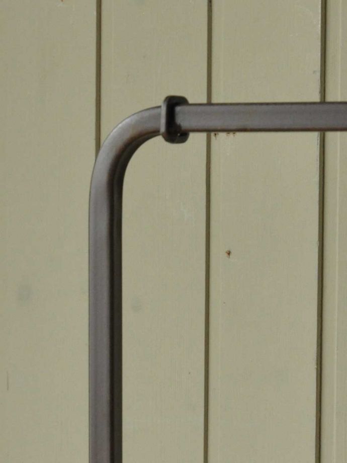 ハンガーラックのストッパー