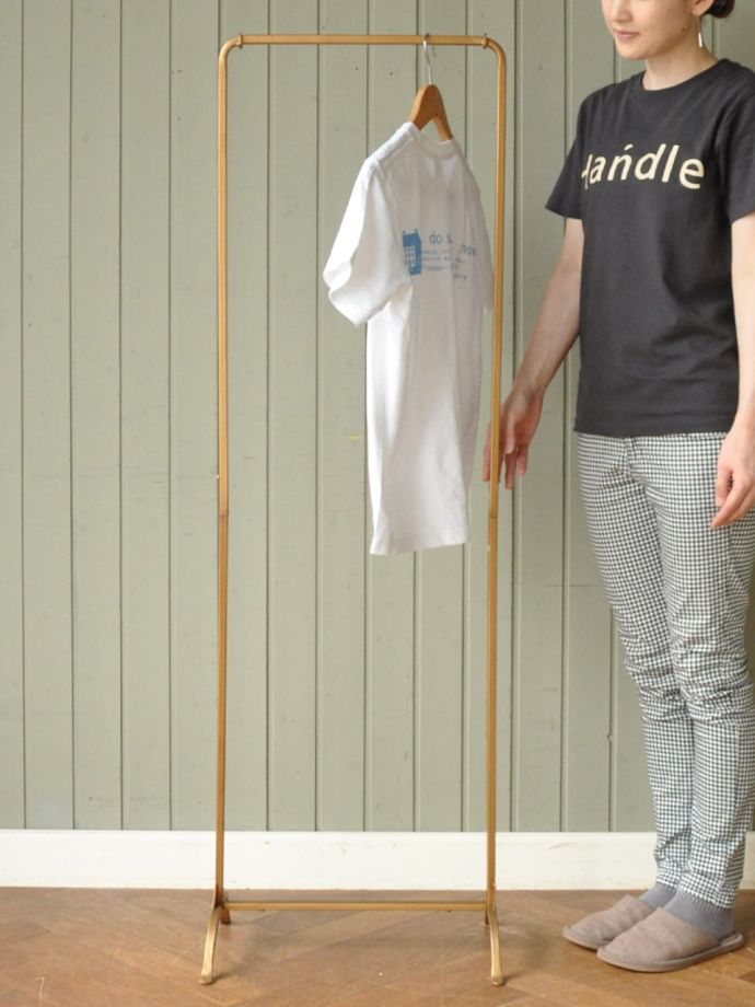 アンティーク風のアイアンのコートハンガー